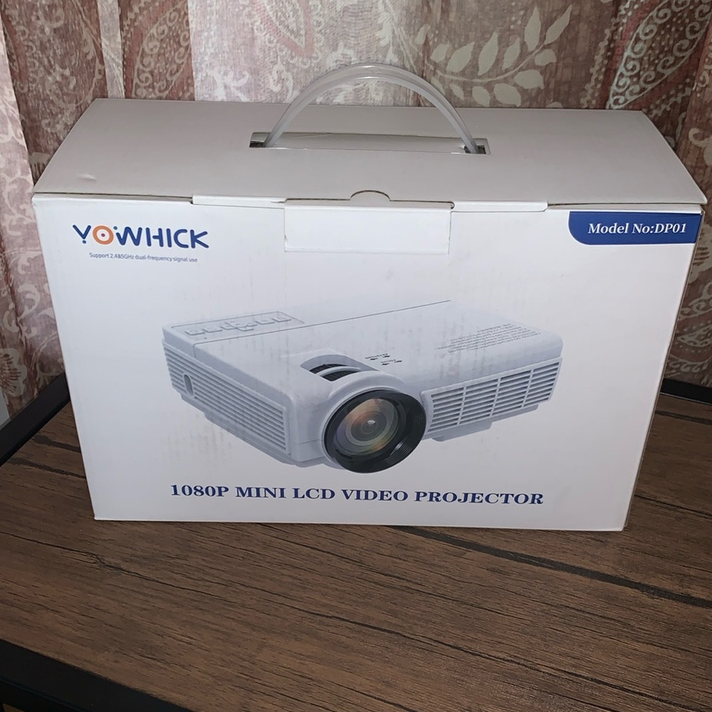 SOLD!! Yowhick Mini LCD VIDEO PROJECTOR